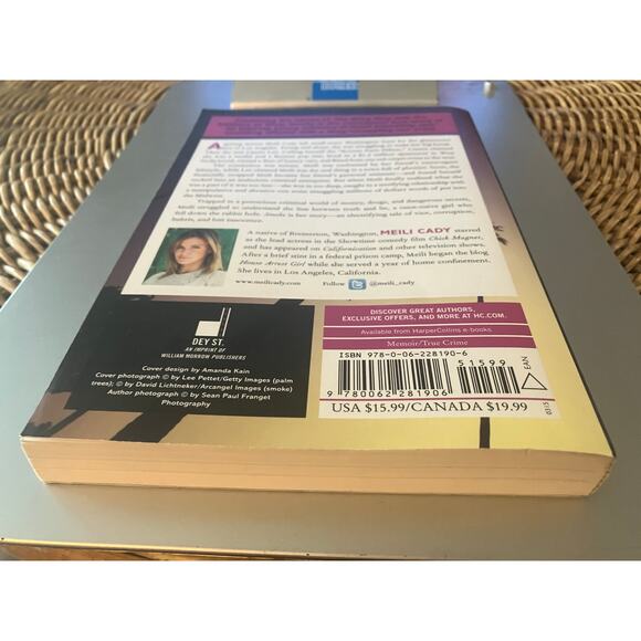 Smoke: How a Small-Town Girl Accidentally Wound Up Smuggling Meili Cady Paperbac - Picture 3 of 7